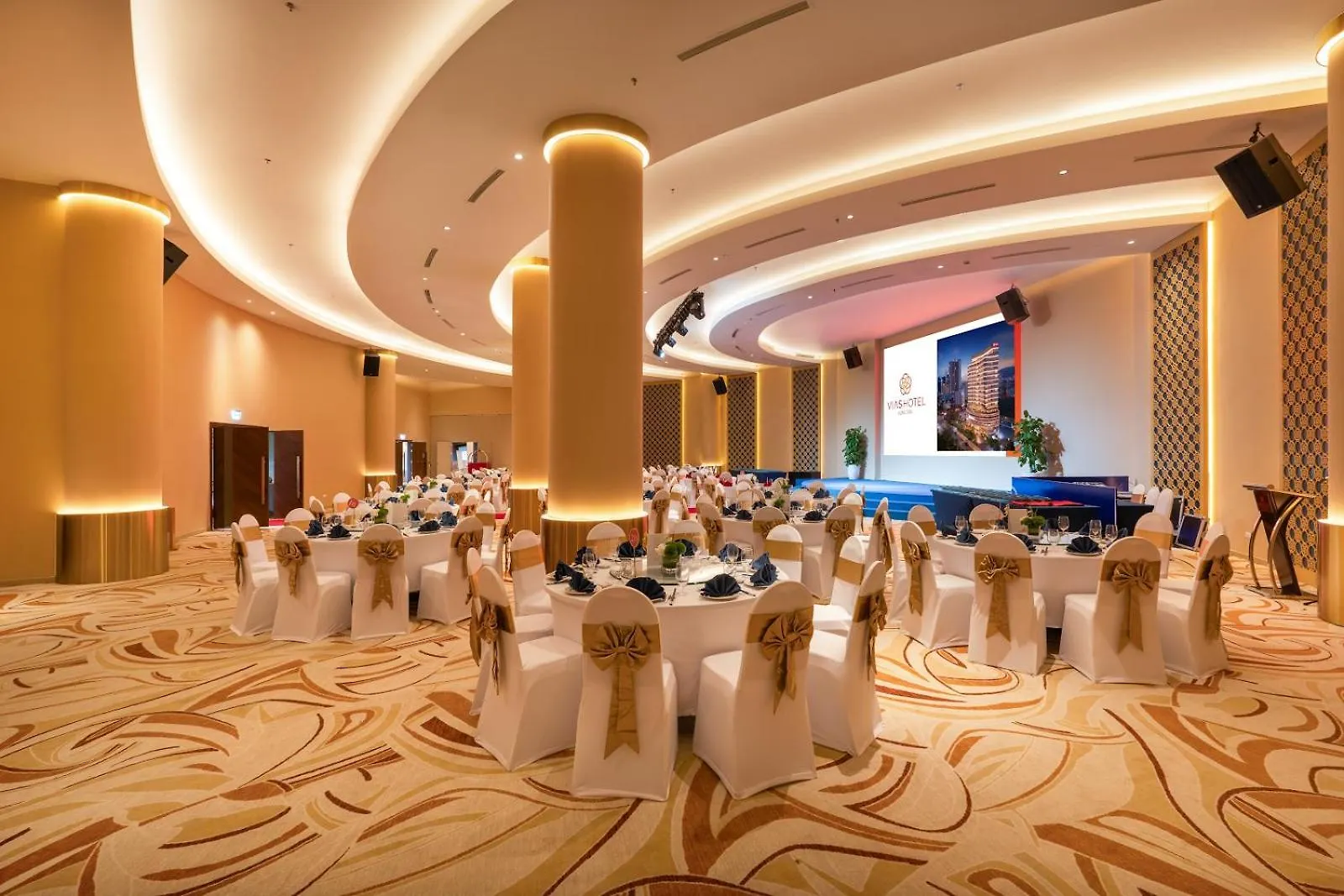 Vias Hotel Vung Tau - Transportation Included 5*,  Wietnam